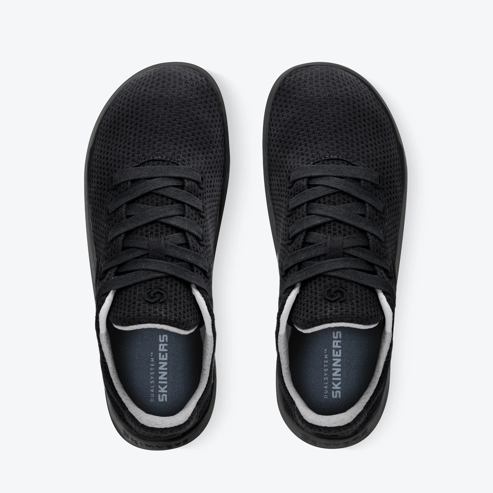 Globetrotter - True Black